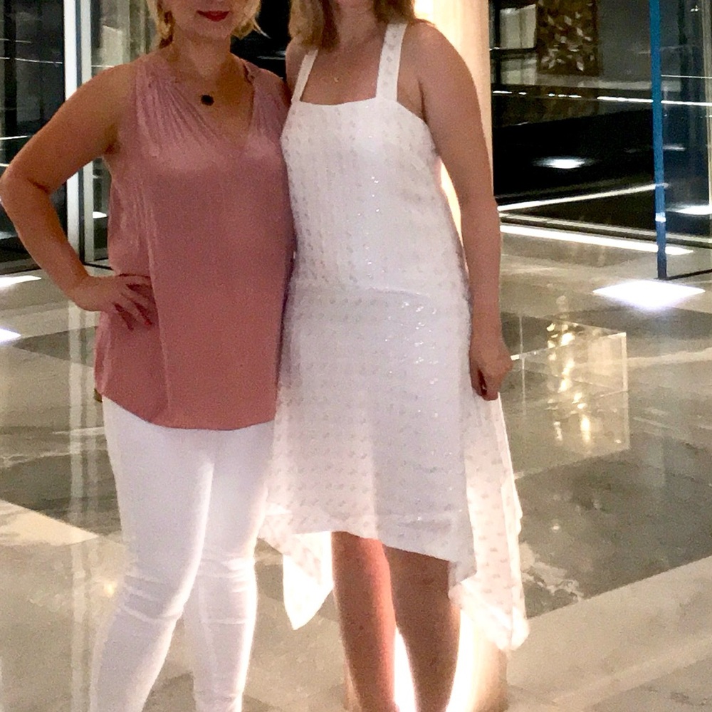 Elegant White Sleeveless Dress